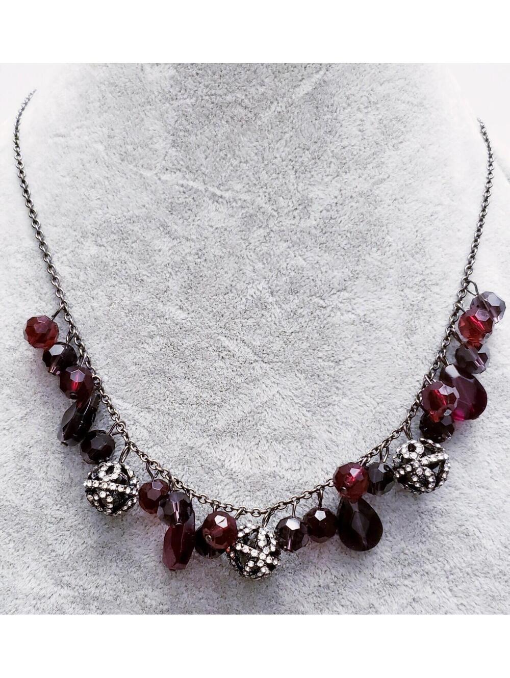 Elegant Beaded Necklace with Red and Black Faceted Beads